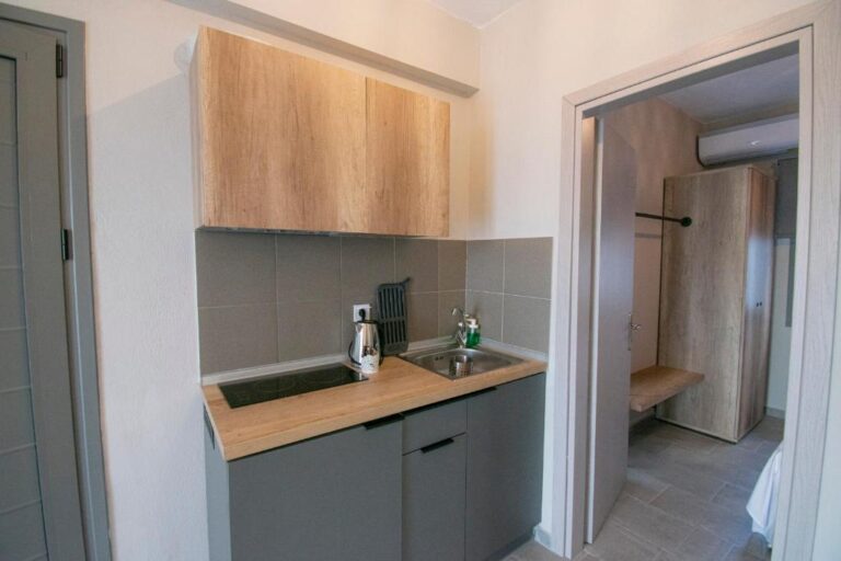 One bedroom suite kitchenette